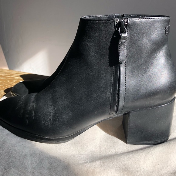 Cole Haan Grand Ambition ankle booties Size: 10 1/2 B - Picture 8 of 15